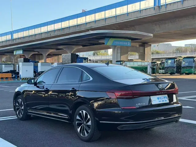 Volkswagen Passat — Фото автомобиля 6