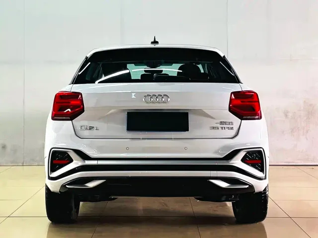 Audi Q2L — Фото автомобиля 4