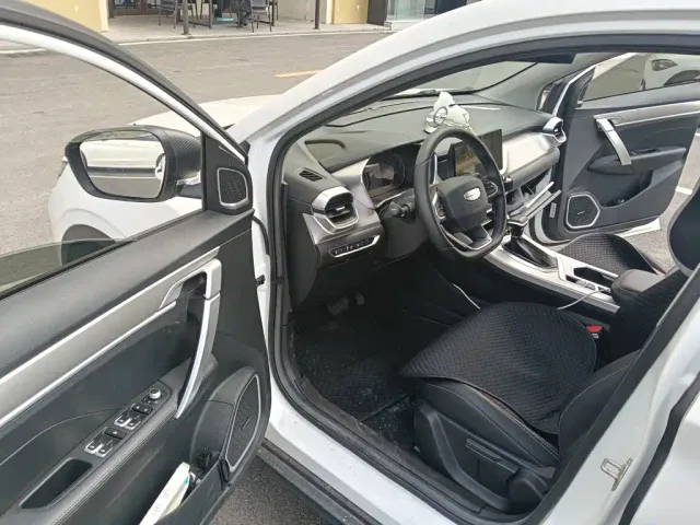 Geely Binyue — Фото автомобиля 2