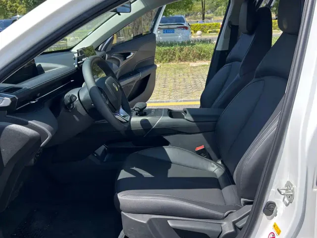 Changan Eado — Фото автомобиля 7