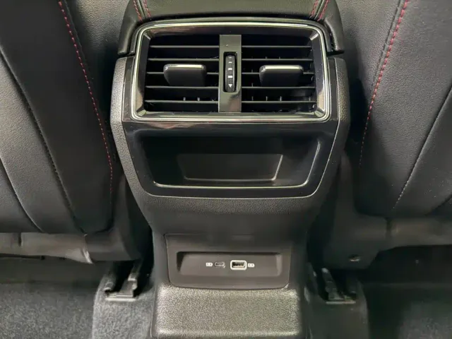 Skoda Karoq — Фото автомобиля 19