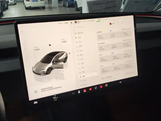Tesla Model 3 — Фото автомобиля 14