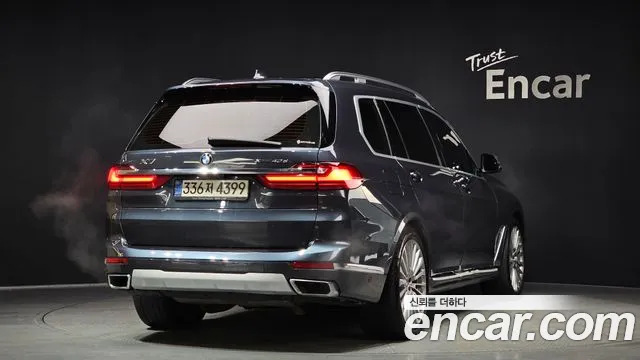 BMW X7 — Фото автомобиля 2