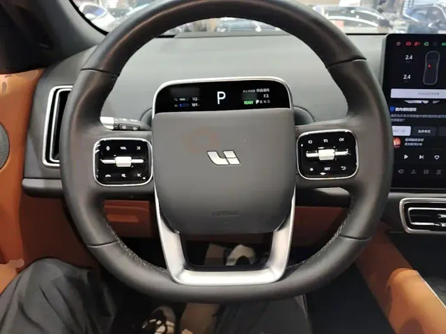 Li Auto L7 — Фото автомобиля 6