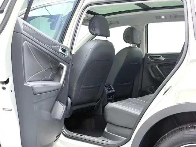 Volkswagen Tiguan L — Фото автомобиля 4