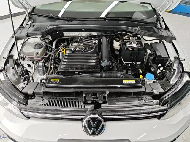 Volkswagen Golf — Фото автомобиля 10