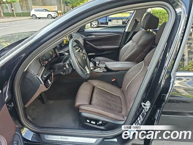 BMW 5-Series 5 серия (G30) 530i xDrive Luxury — Фото автомобиля 10