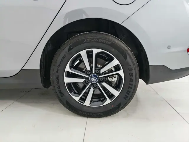 BYD Qin PLUS — Фото автомобиля 12