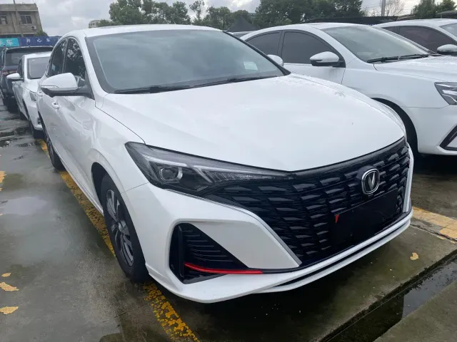 Changan Eado — Фото автомобиля 3