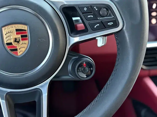 Porsche Cayenne — Фото автомобиля 28