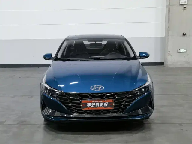 Hyundai Elantra — Фото автомобиля 3