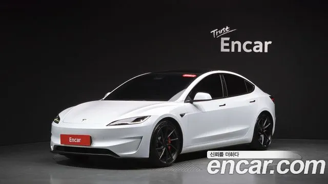 Фотография автомобиля — Tesla Model 3