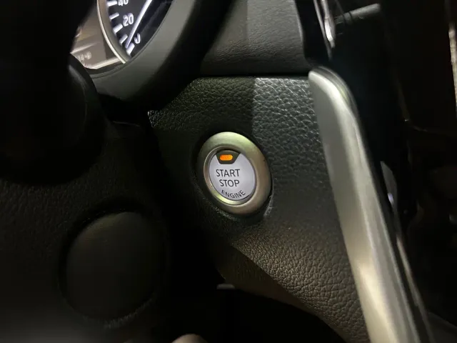 Nissan Tiida — Фото автомобиля 5
