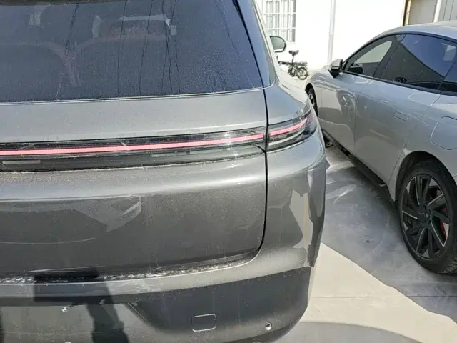 Li Auto L8 — Фото автомобиля 7