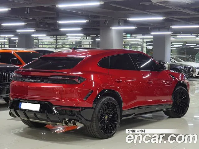 Lamborghini Urus — Фото автомобиля 3