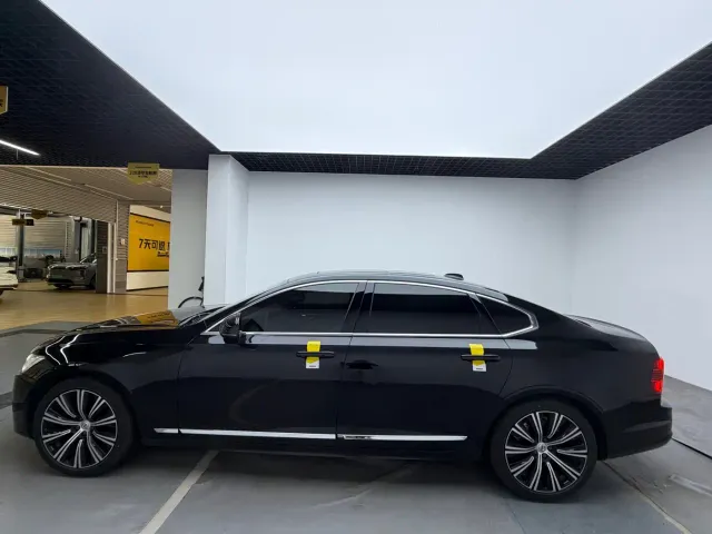 Volvo S90 — Фото автомобиля 11