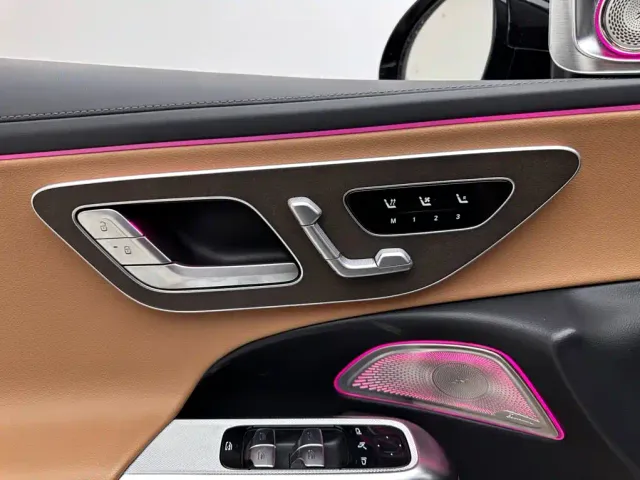 Mercedes-Benz E-Class — Фото автомобиля 15