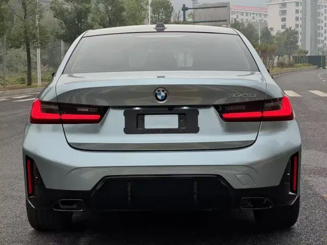 BMW 3 Series — Фото автомобиля 10