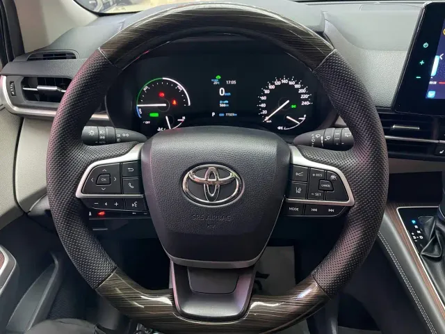 Toyota Sienna — Фото автомобиля 18