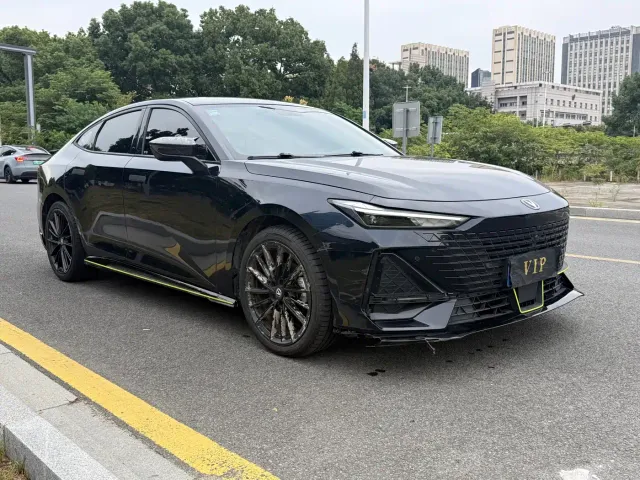 Changan UNI-V — Фото автомобиля 3