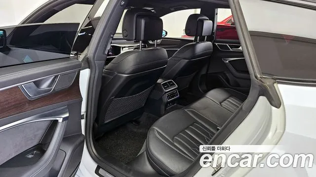 Audi A7 4K — Фото автомобиля 26