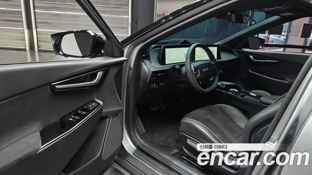 Kia EV6 — Фото автомобиля 15