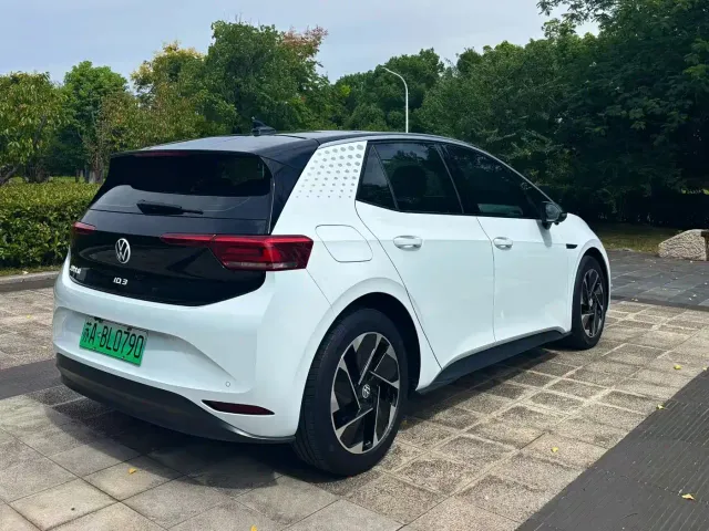 Volkswagen ID.3 — Фото автомобиля 6