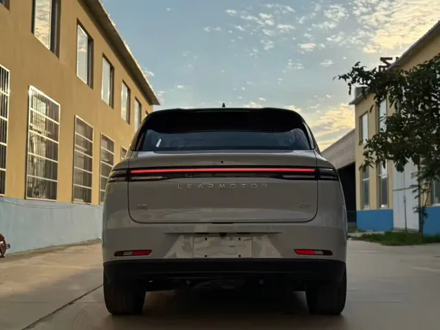 Leapmotor C10 — Фото автомобиля 8