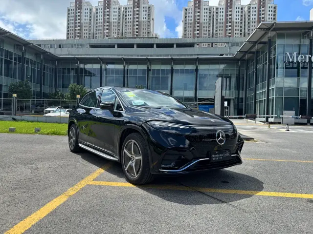 Mercedes-Benz EQS SUV — Фото автомобиля 3