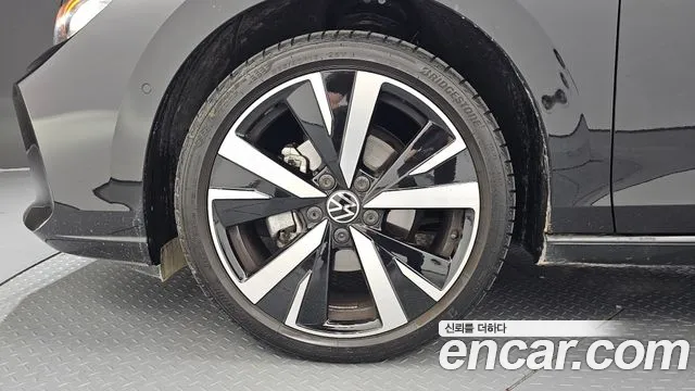 Volkswagen Golf Golf 8 поколение 2.0 TDI Prestige — Фото автомобиля 2