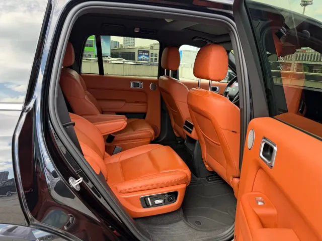 Li Auto L8 — Фото автомобиля 15