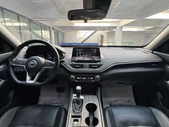 Nissan Teana — Фото автомобиля 9