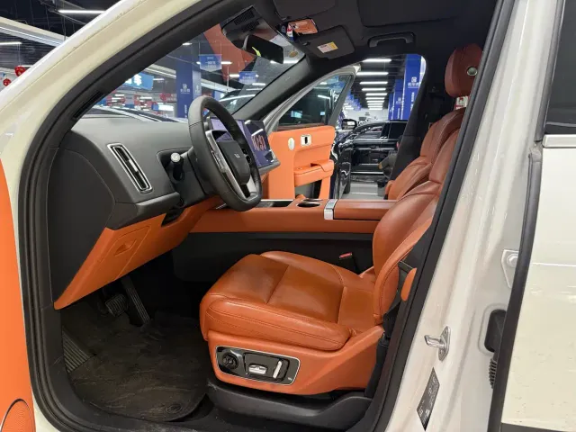 Li Auto L7 — Фото автомобиля 4