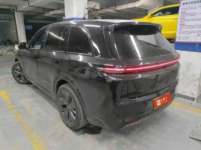 Li Auto L8 — Фото автомобиля 3