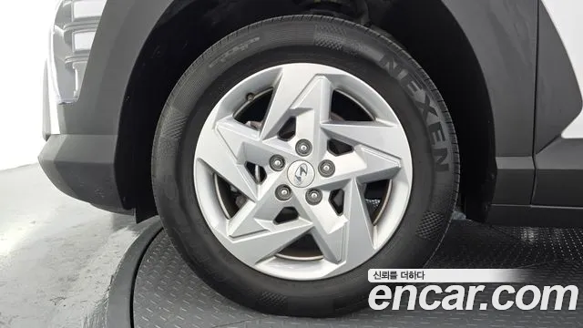 Hyundai Kona — Фото автомобиля 5