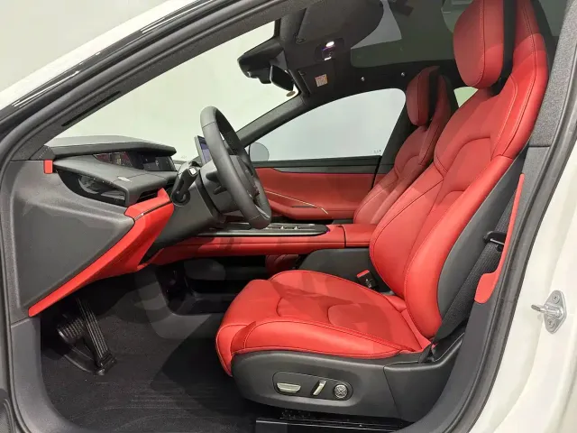 Xiaomi SU7 — Фото автомобиля 6