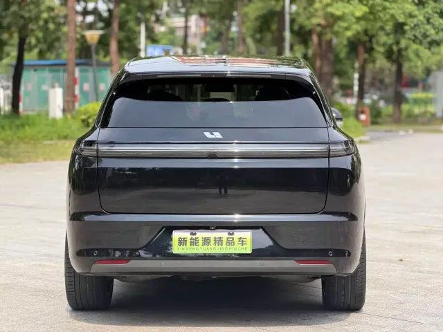 Li Auto L7 — Фото автомобиля 21