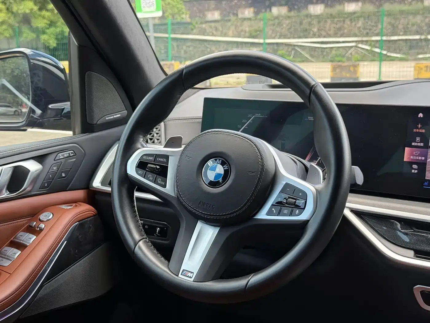 BMW BMW X7 2023 xDrive40i Exclusive M Sport Package — Фото автомобиля 10