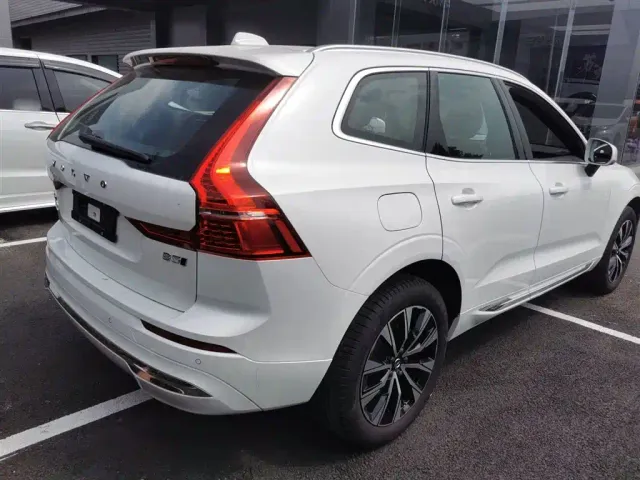 Volvo XC60 — Фото автомобиля 6