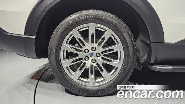 Ford Explorer — Фото автомобиля 6