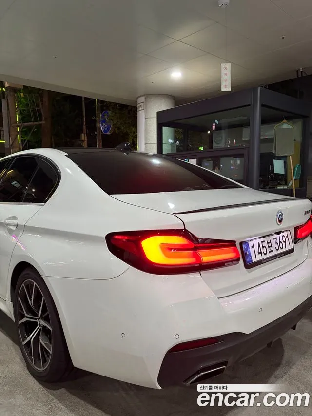 BMW 5-Series — Фото автомобиля 4