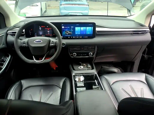 Ford Edge — Фото автомобиля 9