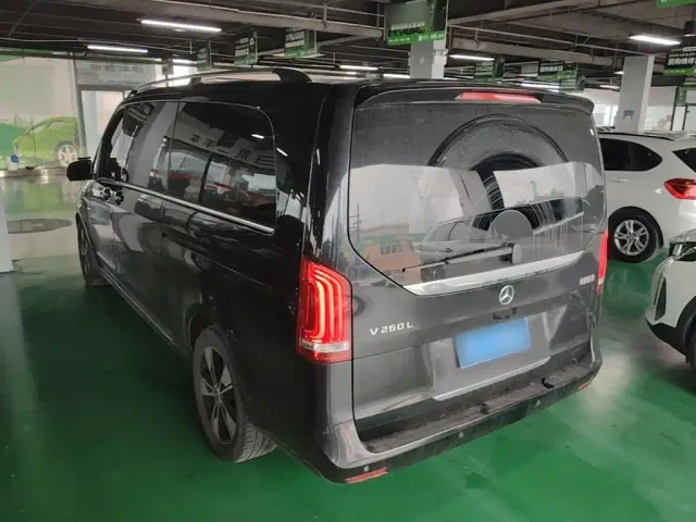 Mercedes-Benz V-Class — Фото автомобиля 4