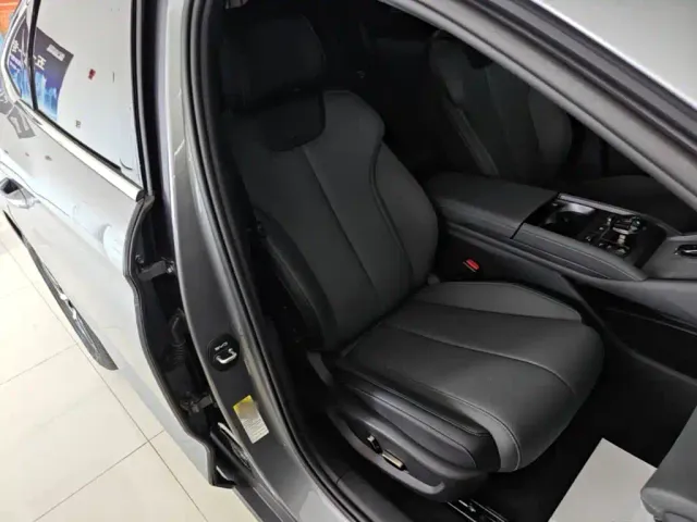 BYD Qin L — Фото автомобиля 24