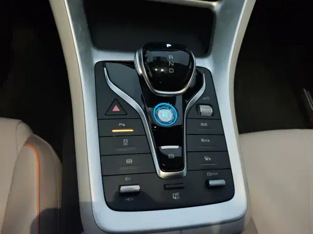 BYD Song Pro — Фото автомобиля 16