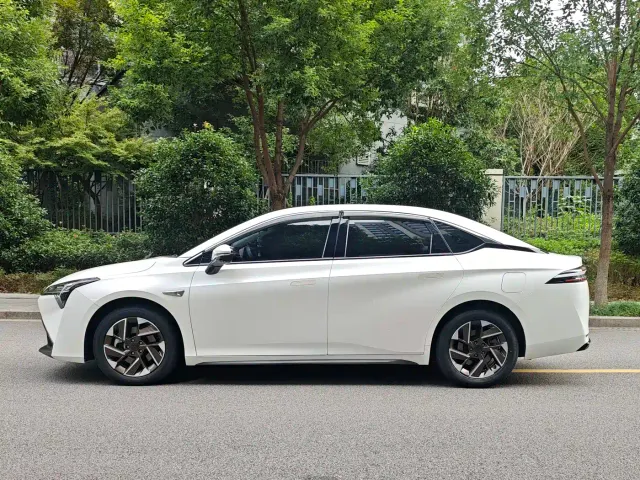 GAC Aion S Plus — Фото автомобиля 2