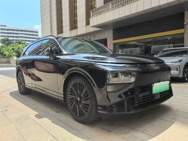Xpeng G9 — Фото автомобиля 7