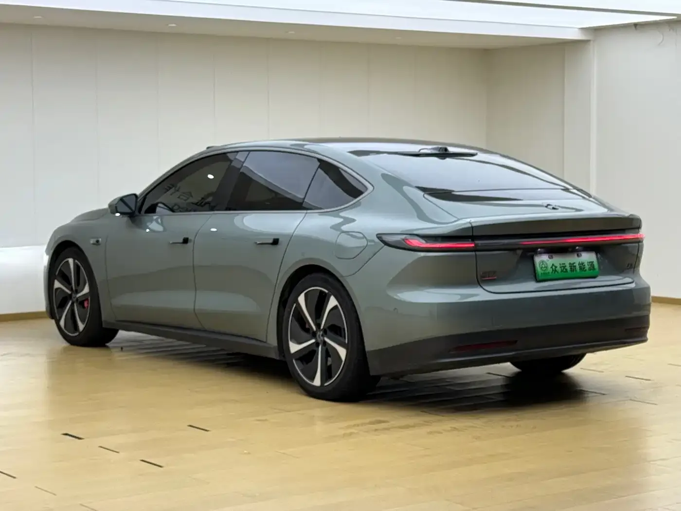 NIO NIO ET7 2022 100kWh Launch Edition — Фото автомобиля 9
