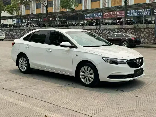 Buick Excelle — Фото автомобиля 3