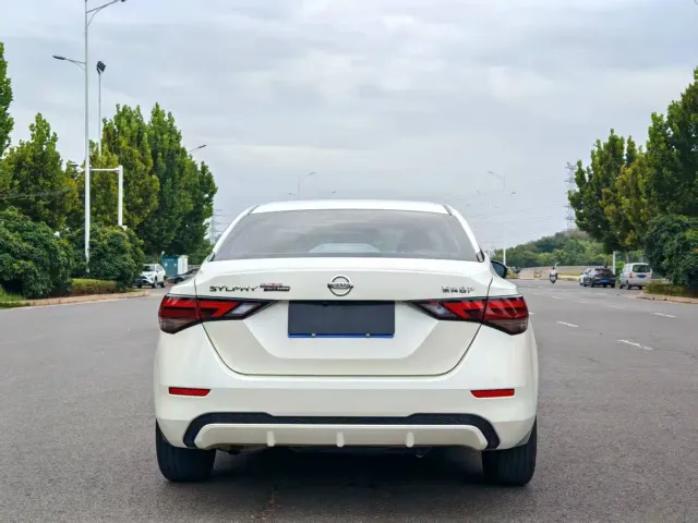 Nissan Sylphy — Фото автомобиля 16